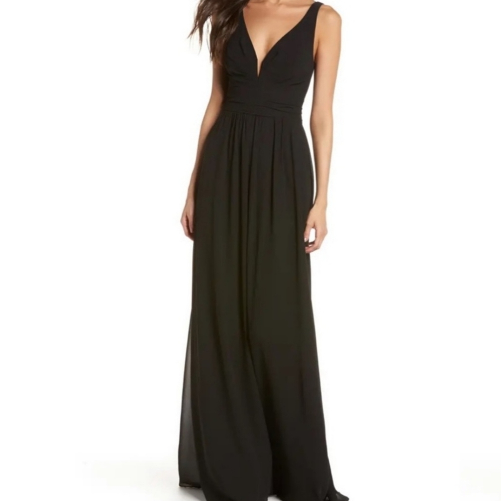Lulu's V-neck Chiffon Gown Black Size Medium